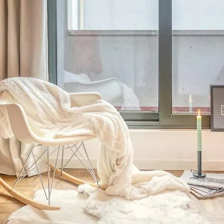 Apartment Smart And Cosy 4p In With Balcony