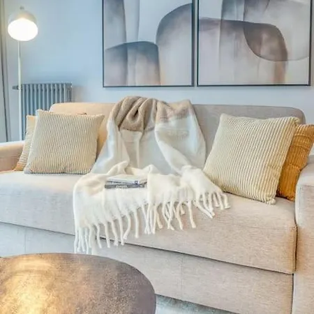 Smart And Cosy 4p In With Balcony Apartment